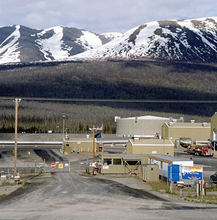 Alaska Pipeline pump station 12 on Richardson Highway approaching the terminal at Valdez